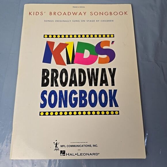 Kids Broadway Songbook: Songs Originally Sung on Stage by Children - Picture 1 of 4